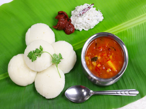 ఆవిరి ఇడ్లీలను, సిట్రస్ జ్యూస్లతో