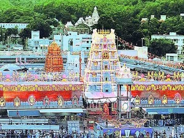 5) తులసీ దళాలతో..