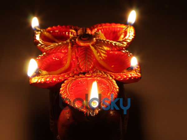 బహుళ ముఖ దీపాలు..
