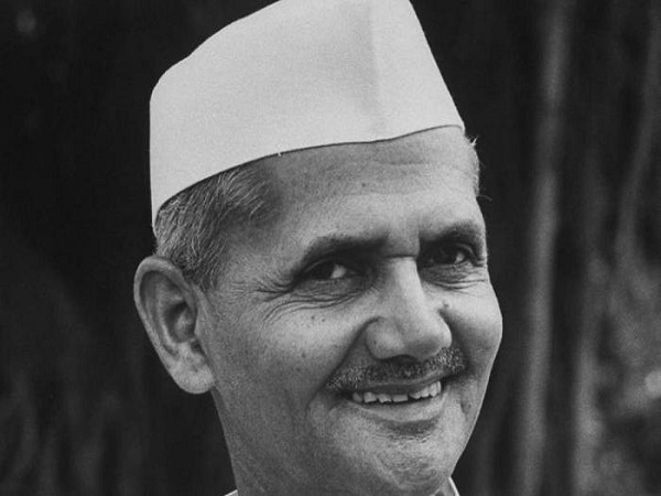 1915లో కీలక మలుపు..