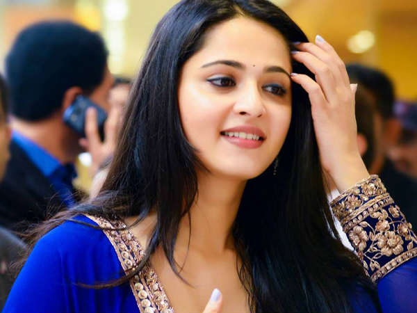 యోగా బ్యూటీ చాలా స్మార్ట్..