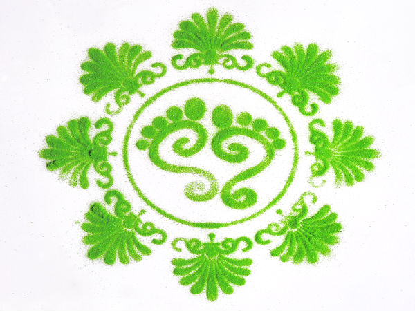 3) లక్ష్మీదేవి విగ్రహం..