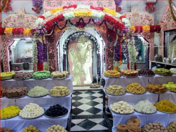దెయ్యాలు పరార్..