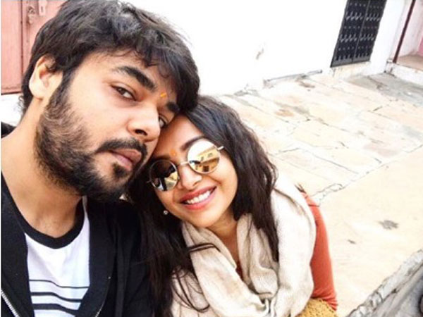 పార్టీల పట్ల ఆసక్తి..