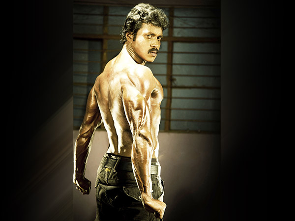 సిక్స్ ప్యాక్ ఈజీ కాదు..