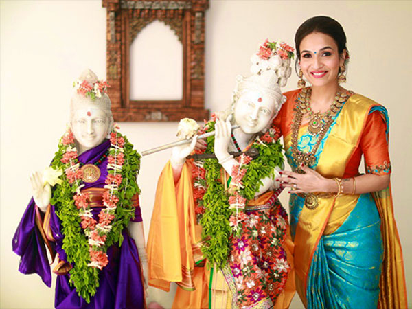 ఏడడుగుల బంధానికి..