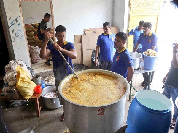 లాక్ డౌన్ కష్టాలు..