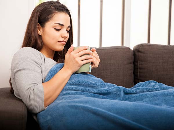 గొంతు నొప్పి మరియు మొద్దుబారడం -