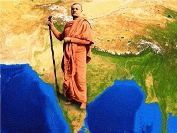 విగ్రహంలా మెరుస్తూ..