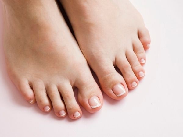 Effective Home Remedies To Whiten Dark Feet