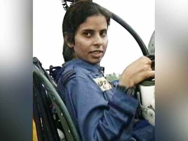 గుంజన్ బాల్యం..