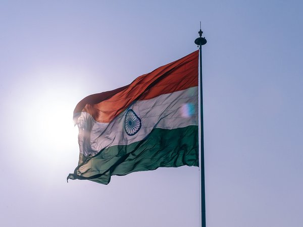 హిందూస్థాన్ జిందాబాద్ నినాదాలు..
