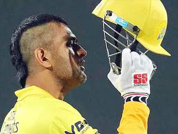 సైడ్ స్వీప్ హెయిర్