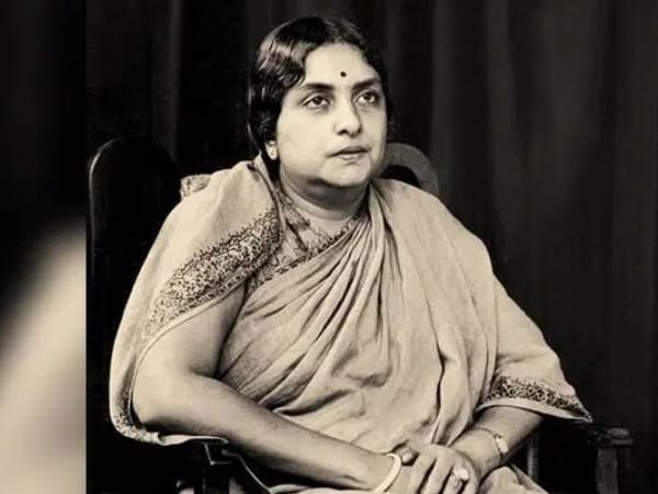 1) కమలాదేవి ఛటర్జీ