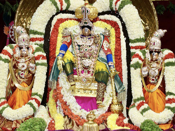 అశ్వవాహనంపై..