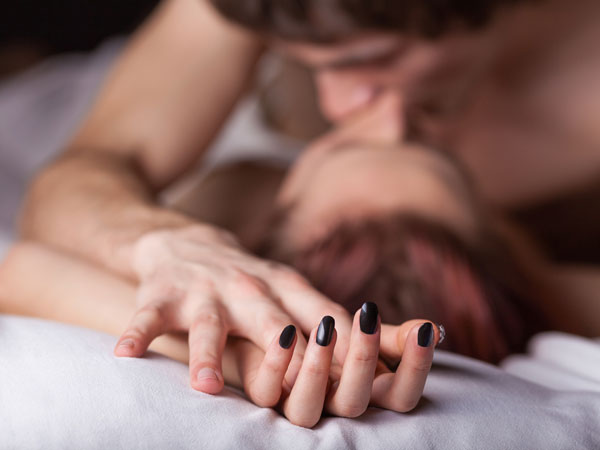 సెక్స్ చేస్తే సొమ్ములు..