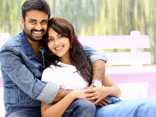 సెల్ఫీలు దిగడం..