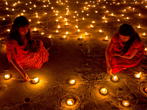 diwali 2020 date, time, history, significance : దీపావళికి ఆ పేరు ఎలా వచ్చింది... ఆ రోజున బాణసంచా ఎందుకు కాలుస్తారో తెలుసా... - Telugu BoldSky