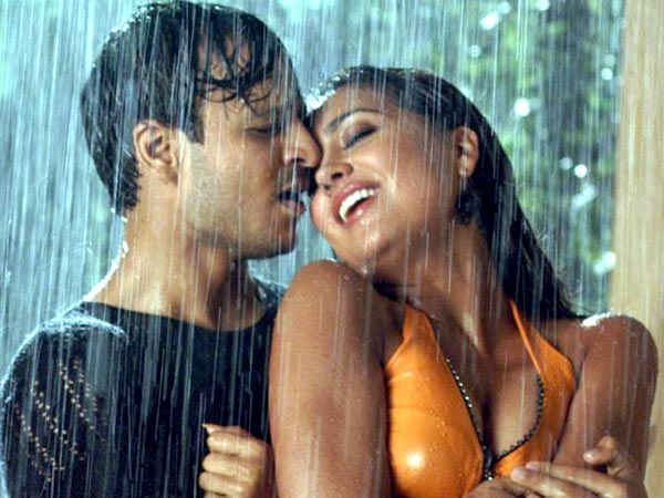 సాన్నిహిత్యాన్ని పెంచుకోండి..
