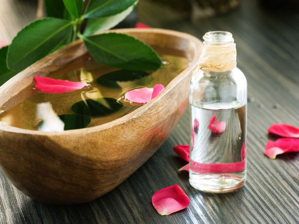 దోసకాయ, రోజ్ వాటర్ మరియు నిమ్మకాయ ప్యాక్