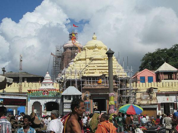 పక్షులు, విమానాలు ఎగరలేవు..