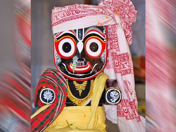 విగ్రహం మాత్రమే..