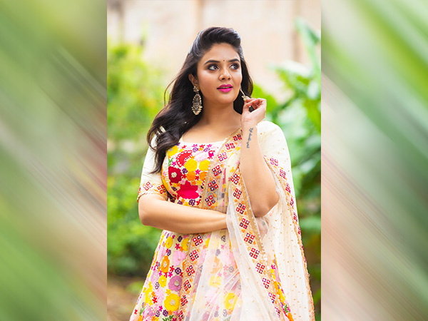 ఇండో వెస్ట్రన్ లెహంగా..