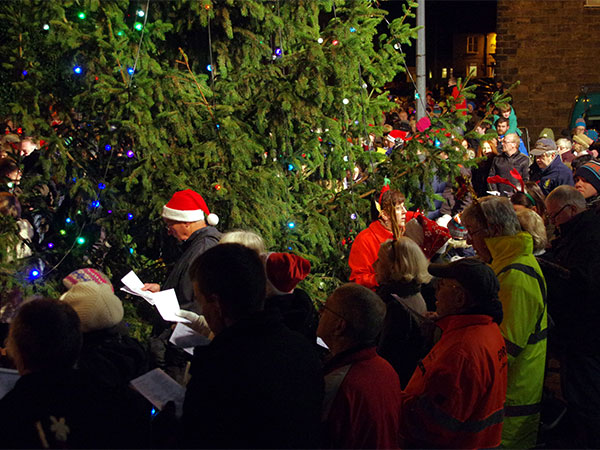 Christmas 2021: క్రిస్మస్ కు ముందు రాత్రి వేళ చర్చిలో ప్రార్థనల ప్రత్యేకతలేంటో తెలుసా...