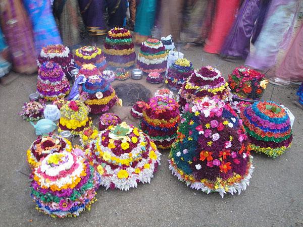 9. సద్దుల బతుకమ్మ