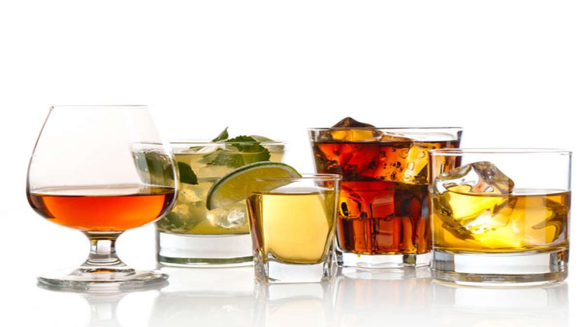 ఆల్కహాల్ తాగే ముందు ఏం తినాలో, ఏం తినవద్దో తెలుసా? Which Foods To Eat